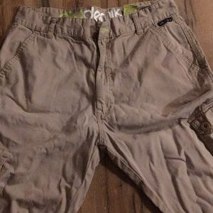 Cargo academic short